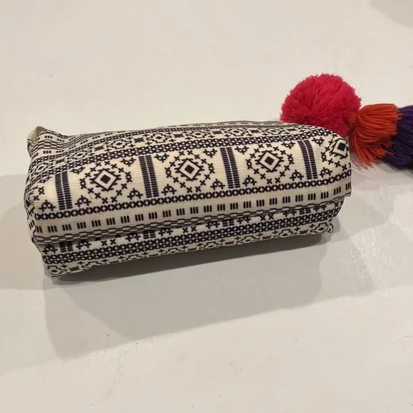 🔴 Kestrel | Three Section Cosmetic Bag - Picture 6 of 8